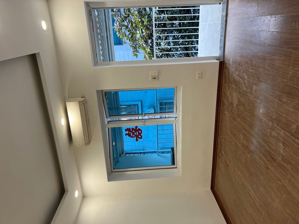 Bán nhà Giải phóng - diện tích 61,8m2 4 tầng - ô tô đỗ chân cầu thang - giá 6,15 tỷ