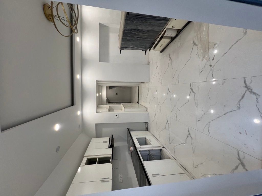 Bán nhà Giải phóng - diện tích 61,8m2 4 tầng - ô tô đỗ chân cầu thang - giá 6,15 tỷ