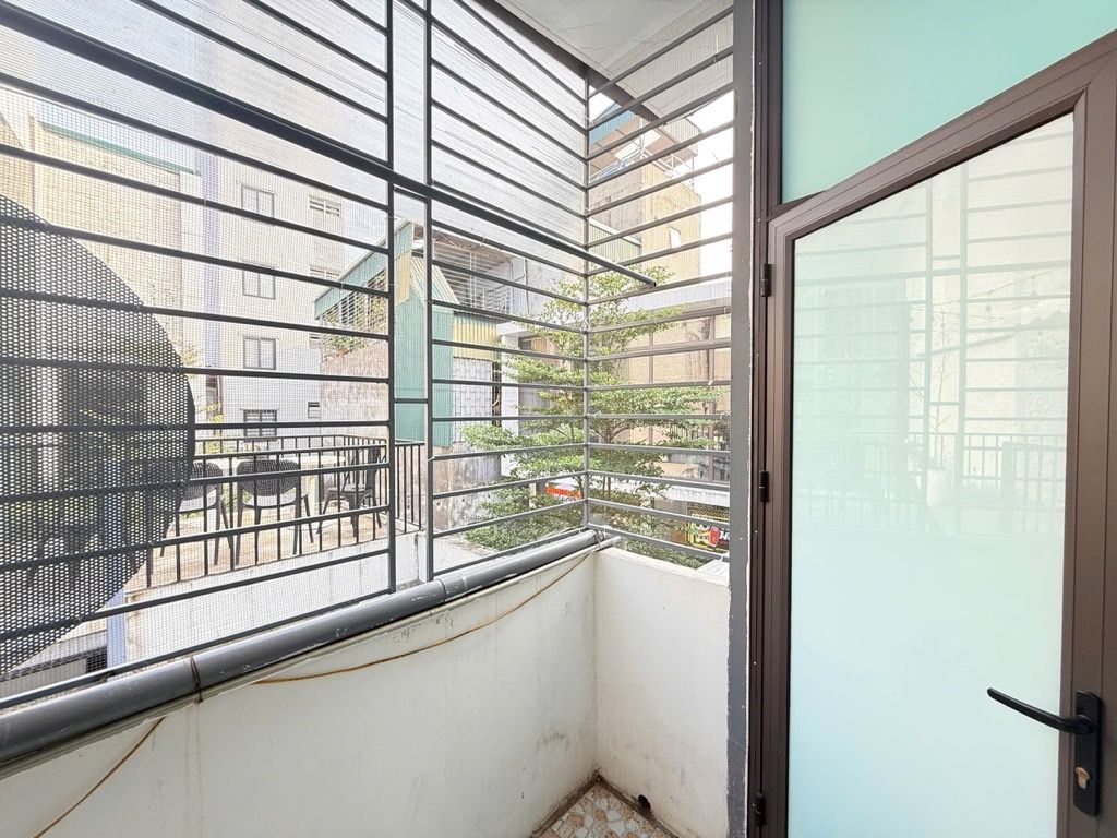 Bán nhà Ngõ Hoà Bình - diện tích 45.5m2 3 tầng - Nhà mới full nội thất - giá 8,8 tỷ