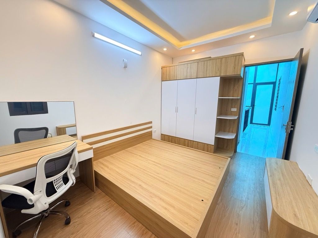 Bán nhà Ngõ Hoà Bình - diện tích 45.5m2 3 tầng - Nhà mới full nội thất - giá 8,8 tỷ