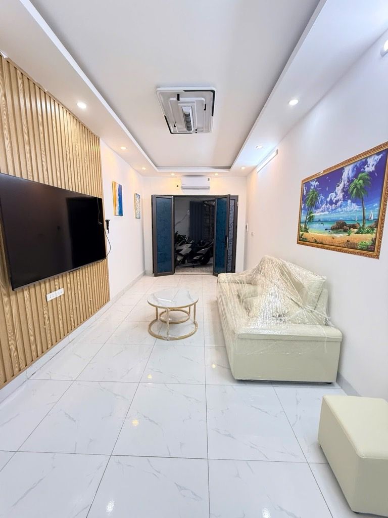 Bán nhà Ngõ Hoà Bình - diện tích 45.5m2 3 tầng - Nhà mới full nội thất - giá 8,8 tỷ