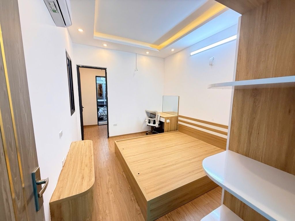 Bán nhà Ngõ Hoà Bình - diện tích 45.5m2 3 tầng - Nhà mới full nội thất - giá 8,8 tỷ