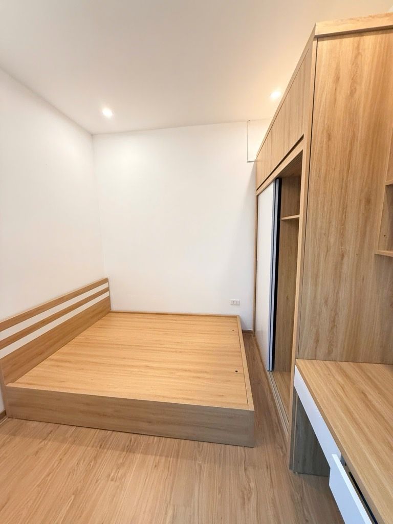 Bán nhà Ngõ Hoà Bình - diện tích 45.5m2 3 tầng - Nhà mới full nội thất - giá 8,8 tỷ