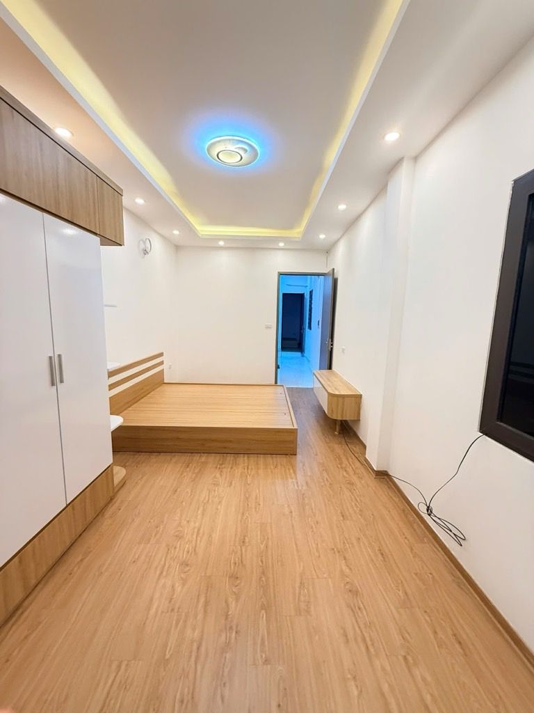 Bán nhà Ngõ Hoà Bình - diện tích 45.5m2 3 tầng - Nhà mới full nội thất - giá 8,8 tỷ