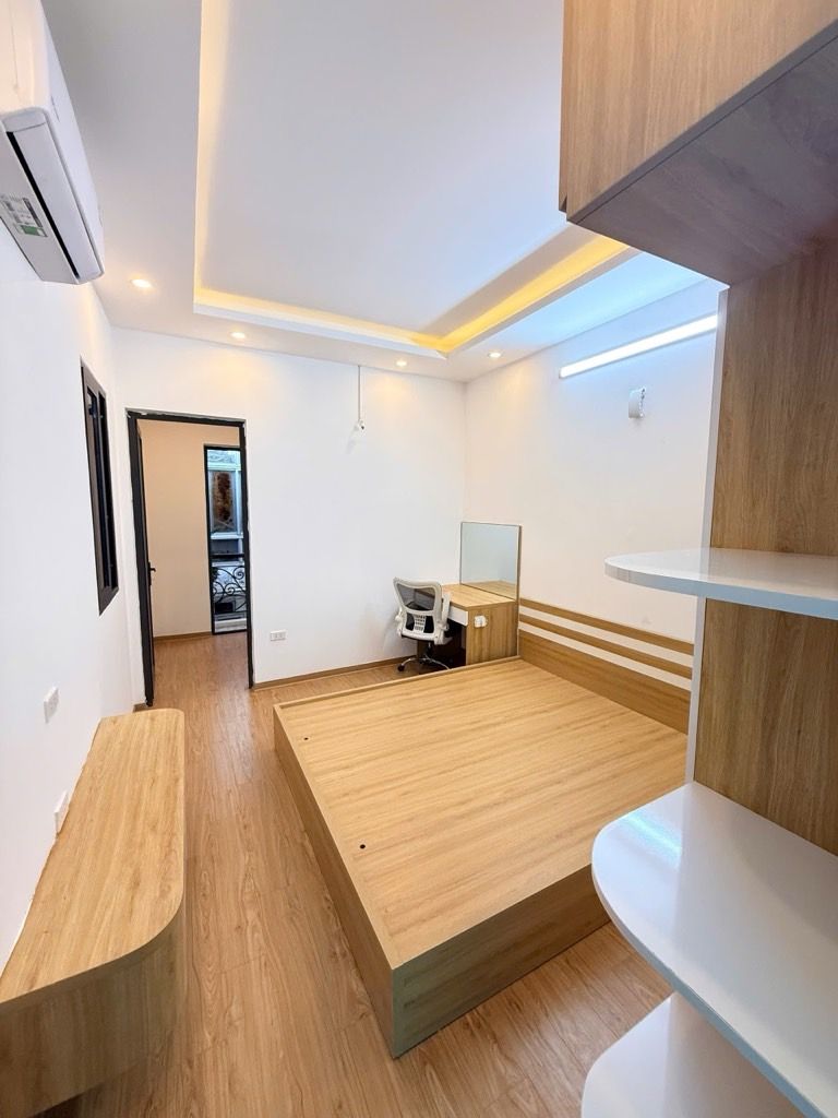 Bán nhà Ngõ Hoà Bình - diện tích 45.5m2 3 tầng - Nhà mới full nội thất - giá 8,8 tỷ