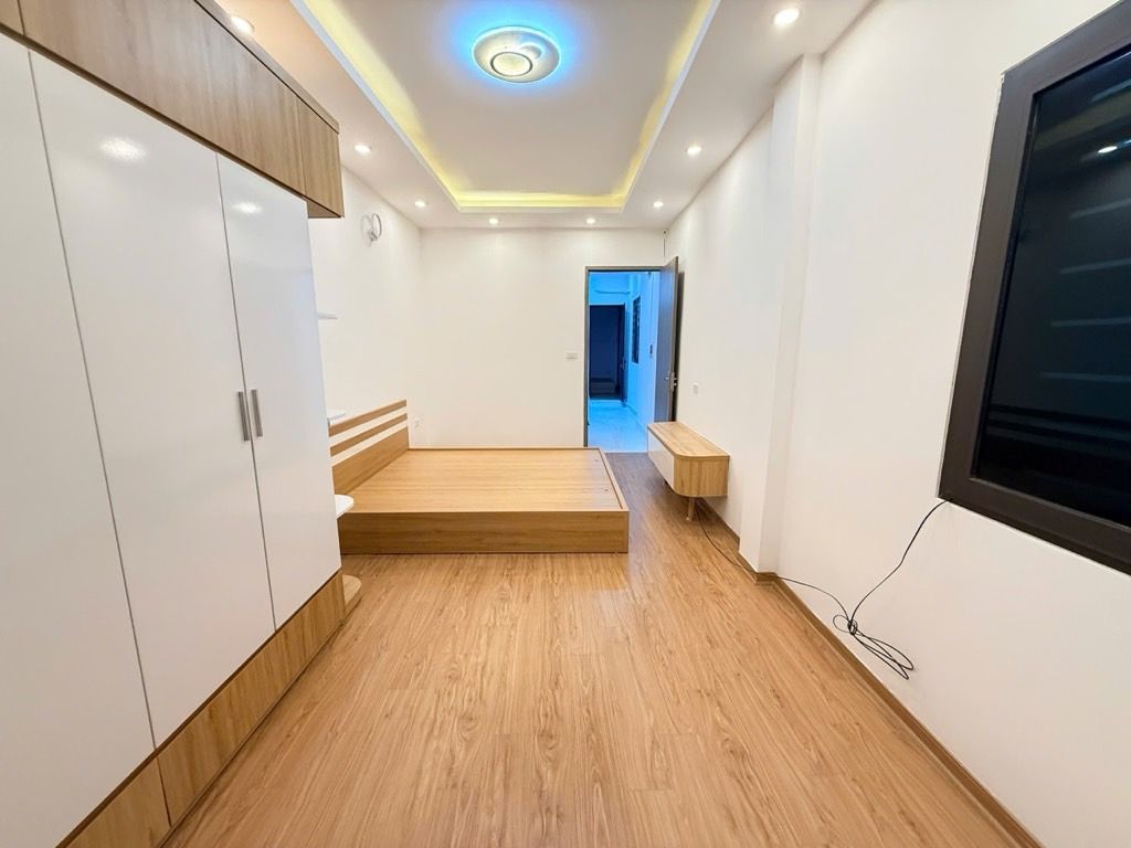 Bán nhà Ngõ Hoà Bình - diện tích 45.5m2 3 tầng - Nhà mới full nội thất - giá 8,8 tỷ