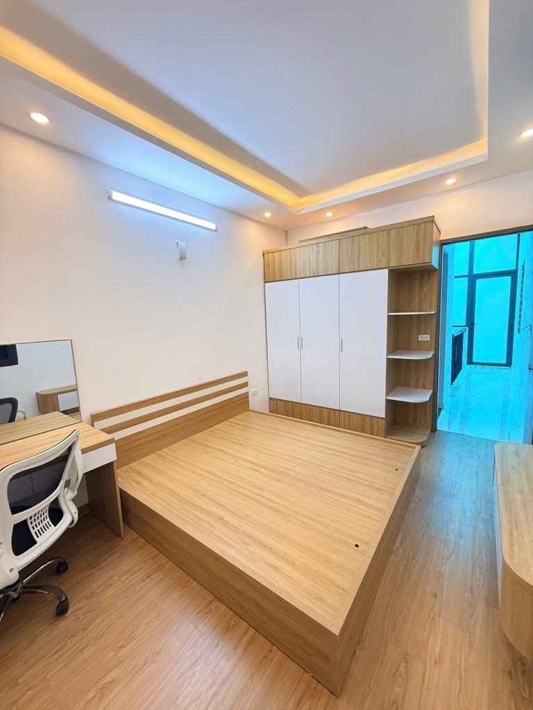 Bán nhà Ngõ Hoà Bình - diện tích 45.5m2 3 tầng - Nhà mới full nội thất - giá 8,8 tỷ