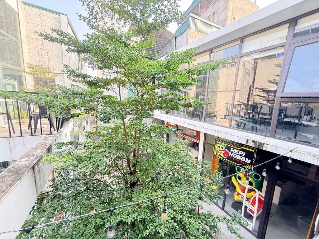 Bán nhà Ngõ Hoà Bình - diện tích 45.5m2 3 tầng - Nhà mới full nội thất - giá 8,8 tỷ