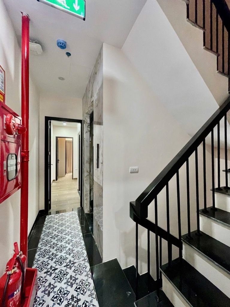 Bán nhà Dương Văn Bé - diện tích 61m2 6 tầng - Cực hiếm - giá 16,0 tỷ