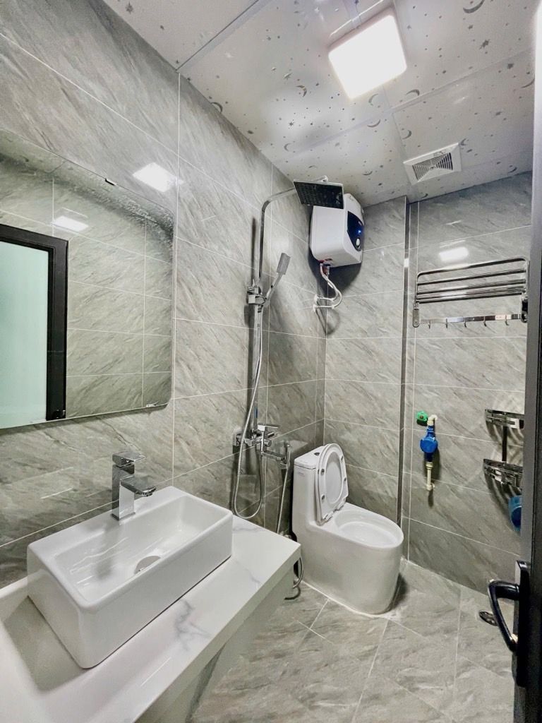 Bán nhà Dương Văn Bé - diện tích 61m2 6 tầng - Cực hiếm - giá 16,0 tỷ