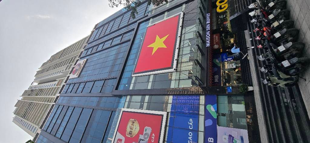 Bán nhà Nguyễn Trãi - diện tích 129m2 26 tầng - Căn góc view ngã tư - giá 14,9 tỷ