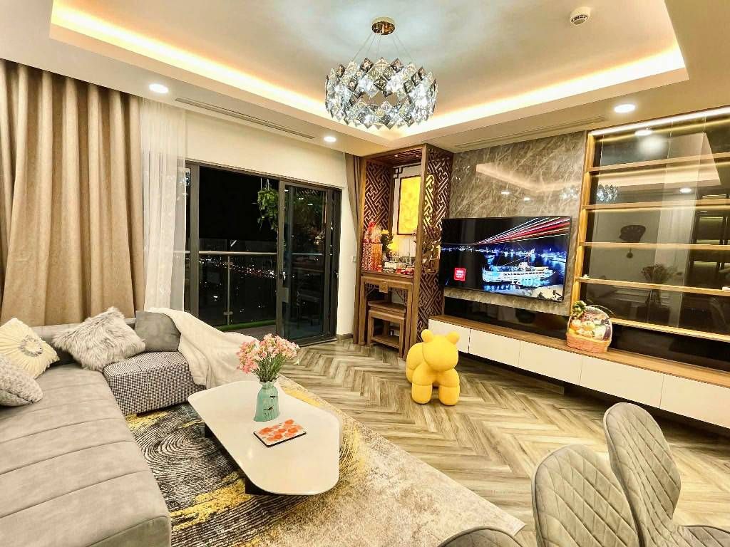 Bán nhà Nguyễn Trãi - diện tích 129m2 26 tầng - Căn góc view ngã tư - giá 14,9 tỷ