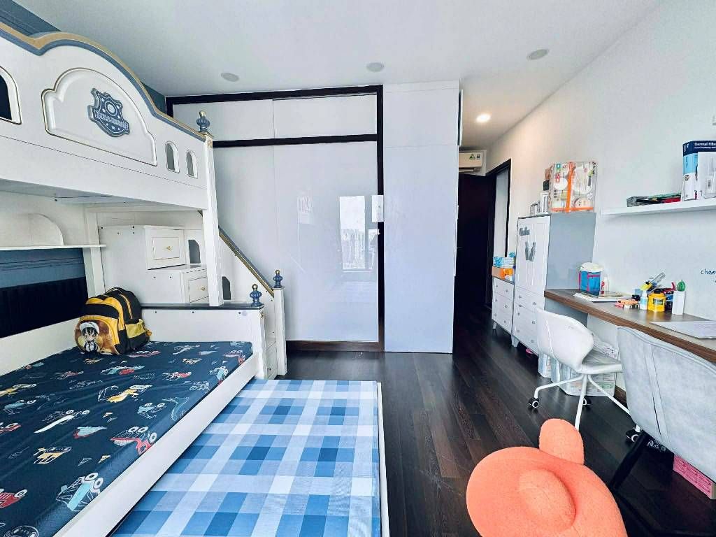 Bán nhà Nguyễn Trãi - diện tích 129m2 26 tầng - Căn góc view ngã tư - giá 14,9 tỷ