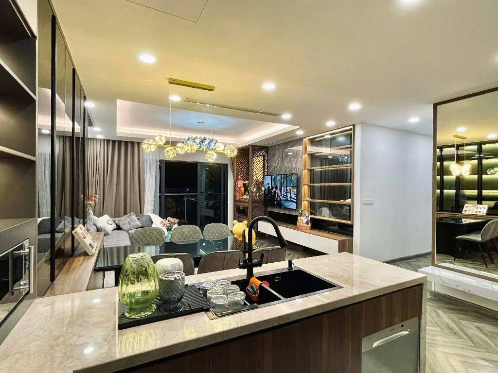 Bán nhà Nguyễn Trãi - diện tích 129m2 26 tầng - Căn góc view ngã tư - giá 14,9 tỷ