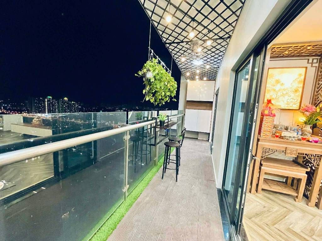 Bán nhà Nguyễn Trãi - diện tích 129m2 26 tầng - Căn góc view ngã tư - giá 14,9 tỷ