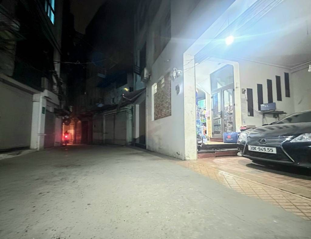 Bán nhà Cự Lộc - diện tích 25m2 4 tầng - Ô tô đỗ cửa - giá 8,9 tỷ