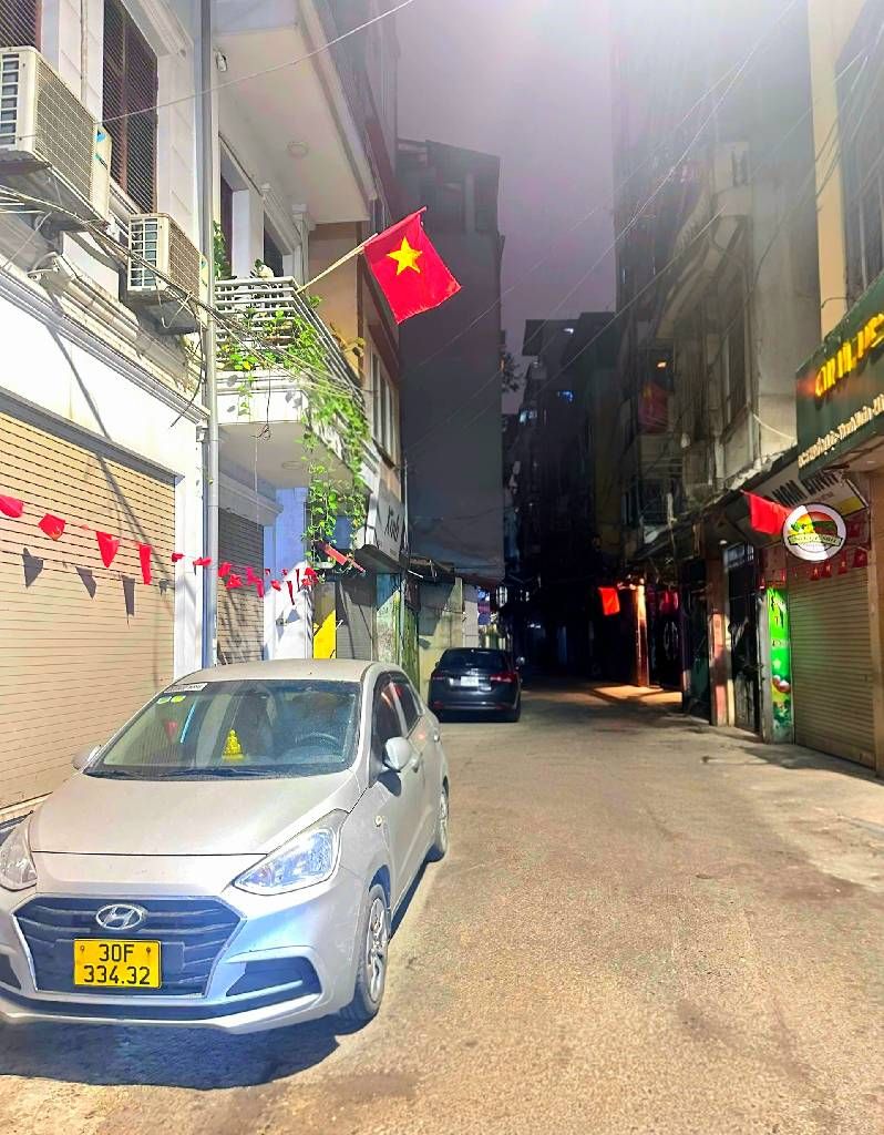 Bán nhà Cự Lộc - diện tích 25m2 4 tầng - Ô tô đỗ cửa - giá 8,9 tỷ