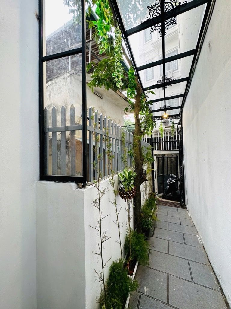 Bán nhà Vũ Tông Phan - diện tích 51m2 3 tầng - Nhà đẹp long lanh, tặng full nội thất - giá 11,5 tỷ