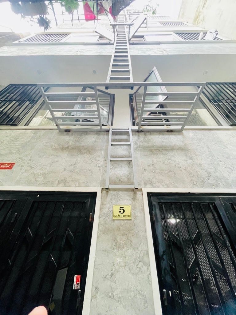 Bán nhà Nguyễn Trãi - diện tích 78m2 7 tầng - Thang máy, ngõ nông gần phố - giá 20 tỷ