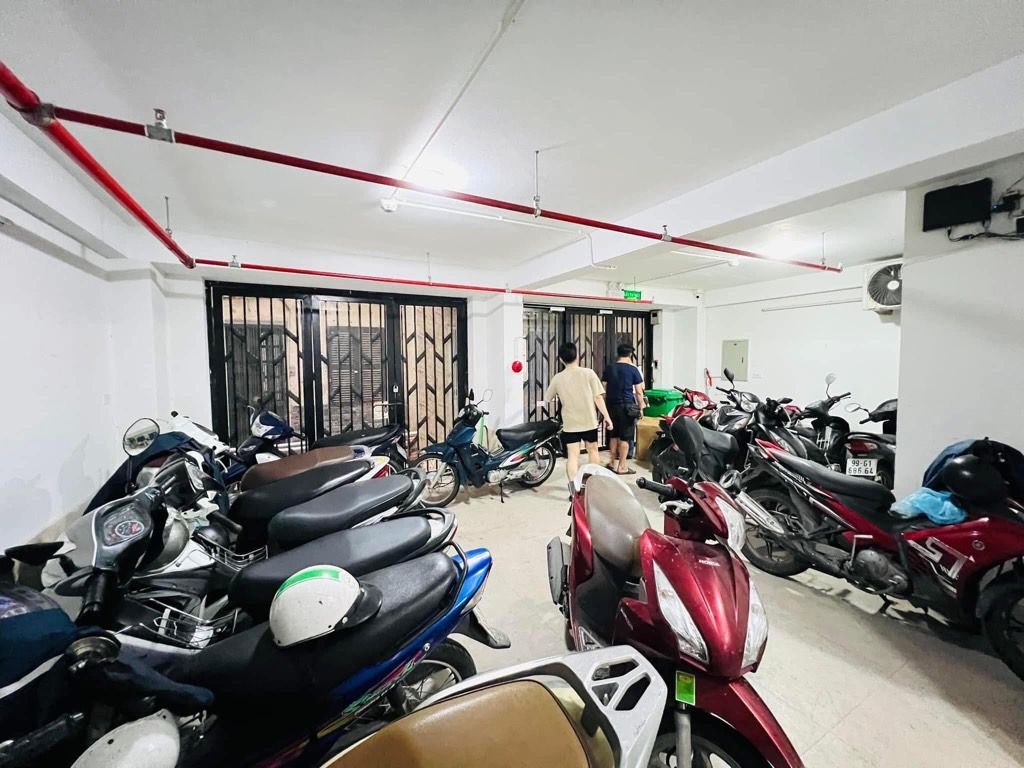 Bán nhà Nguyễn Trãi - diện tích 78m2 7 tầng - Thang máy, ngõ nông gần phố - giá 20 tỷ