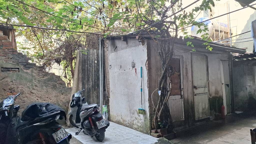 Bán nhà Hoàng Cầu - diện tích 36.7m2 1 tầng - Lô góc - giá 5,9 tỷ