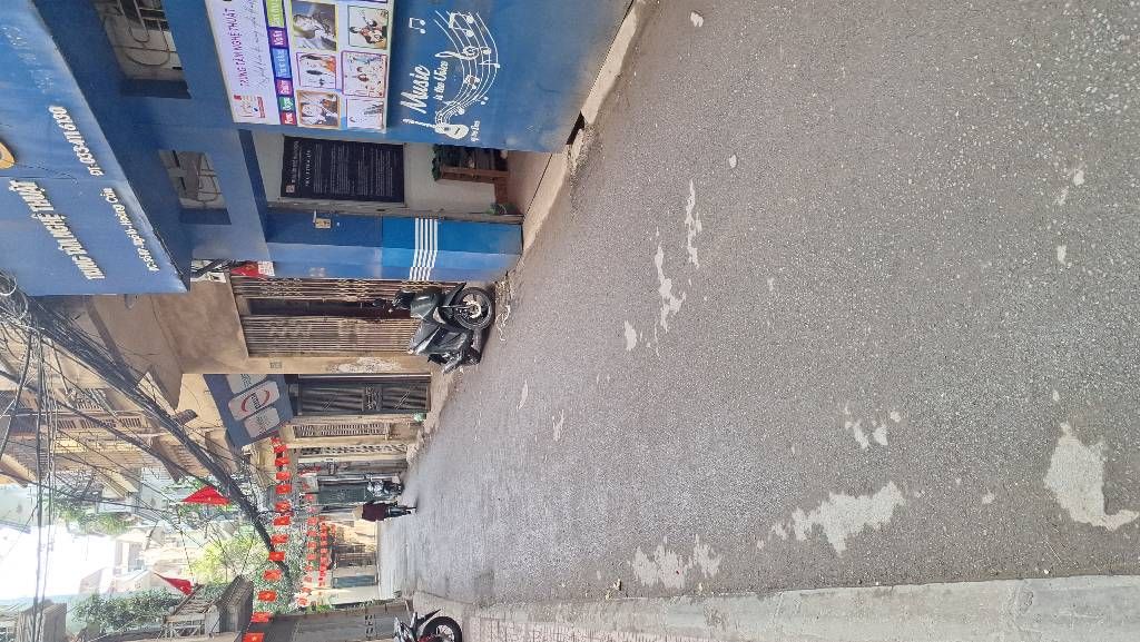 Bán nhà Hoàng Cầu - diện tích 36.7m2 1 tầng - Lô góc - giá 5,9 tỷ