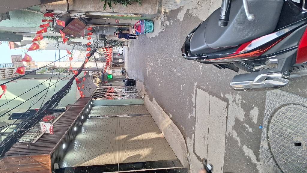 Bán nhà Hoàng Cầu - diện tích 36.7m2 1 tầng - Lô góc - giá 5,9 tỷ