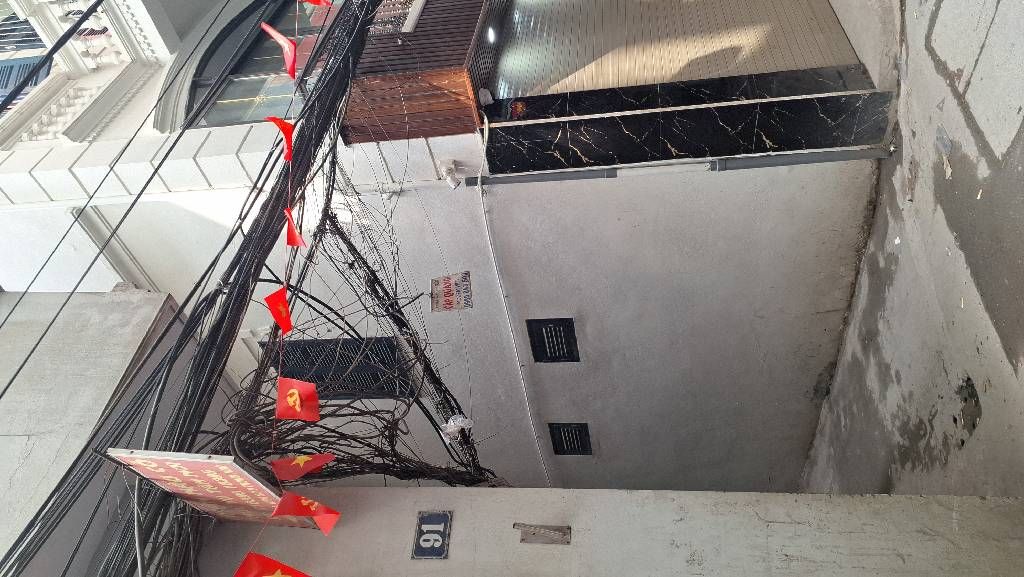 Bán nhà Hoàng Cầu - diện tích 36.7m2 1 tầng - Lô góc - giá 5,9 tỷ