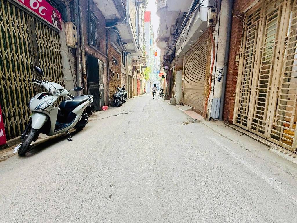 Bán nhà Thịnh Hào - diện tích 28m2 4 tầng - Ô tô tránh - giá 13 tỷ