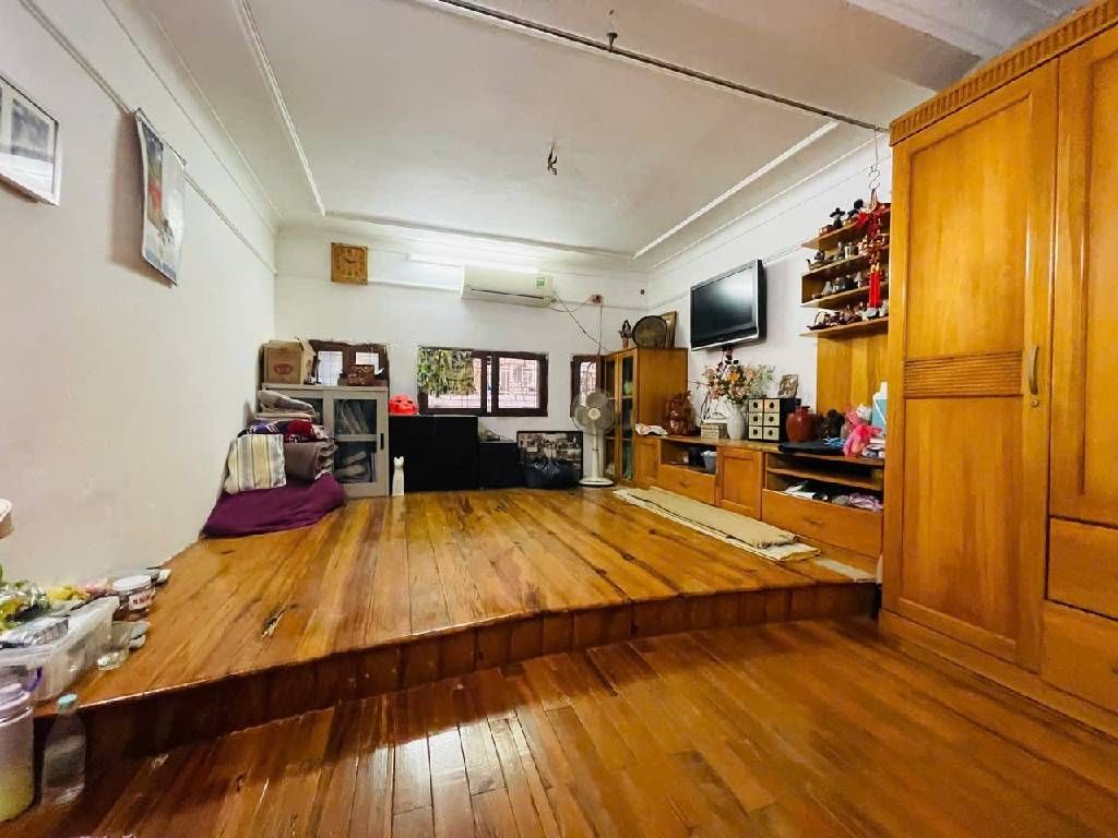 Bán nhà Thịnh Hào - diện tích 28m2 4 tầng - Ô tô tránh - giá 13 tỷ