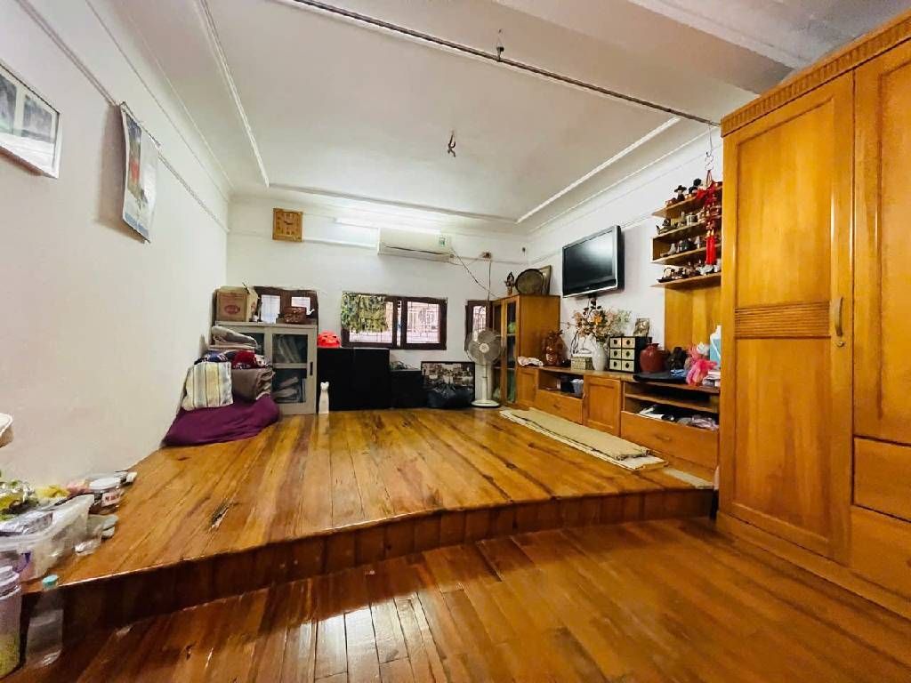 Bán nhà Thịnh Hào - diện tích 28m2 4 tầng - Ô tô tránh - giá 13 tỷ