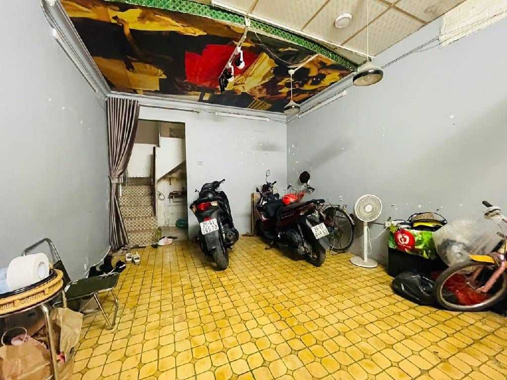 Bán nhà Thịnh Hào - diện tích 28m2 4 tầng - Ô tô tránh - giá 13 tỷ