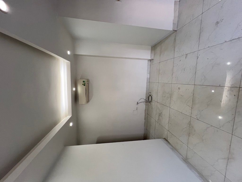 Bán nhà Vân Hồ - diện tích 50m2 6 tầng - Lô góc ô tô đỗ cổng - giá 2,999 tỷ