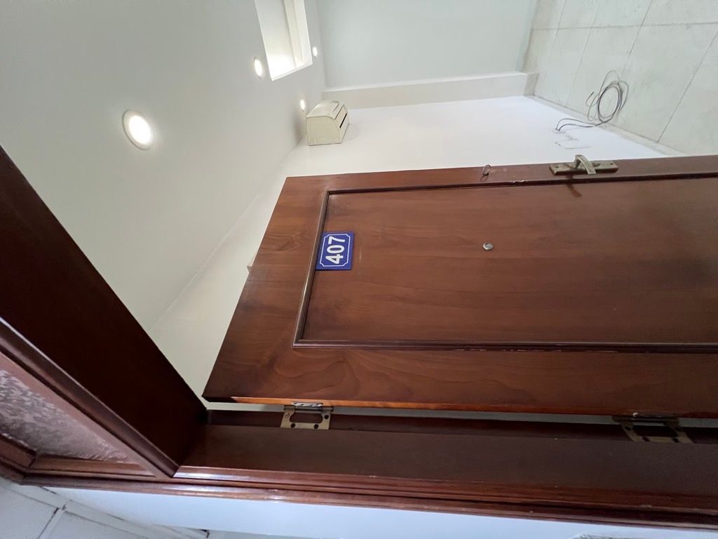 Bán nhà Vân Hồ - diện tích 50m2 6 tầng - Lô góc ô tô đỗ cổng - giá 2,999 tỷ