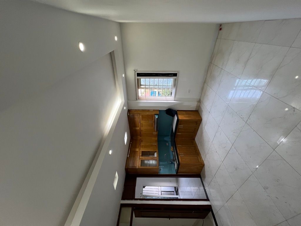 Bán nhà Vân Hồ - diện tích 50m2 6 tầng - Lô góc ô tô đỗ cổng - giá 2,999 tỷ