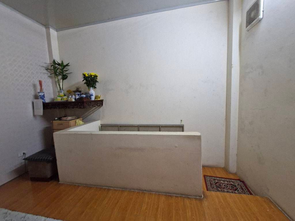 Bán nhà Dương Văn Bé - diện tích 62m2 2 tầng - Lô góc - giá 13,5 tỷ