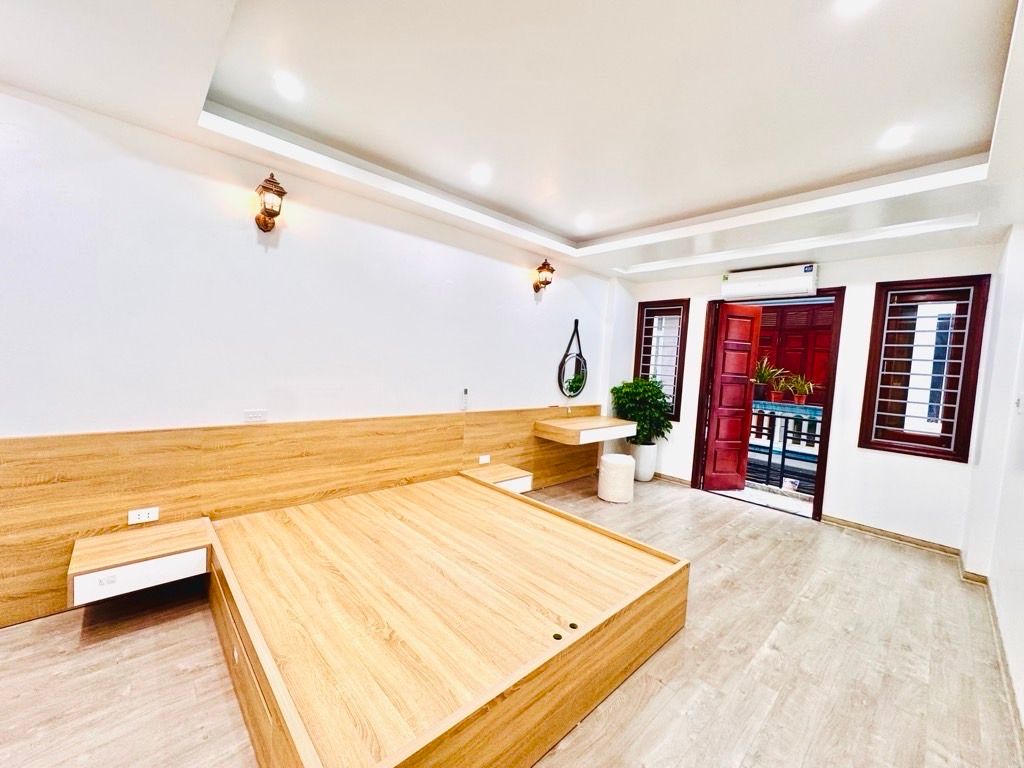 Bán nhà Thịnh Liệt - diện tích 39m2 5 tầng - ô tô đỗ cửa - giá 12,2 tỷ