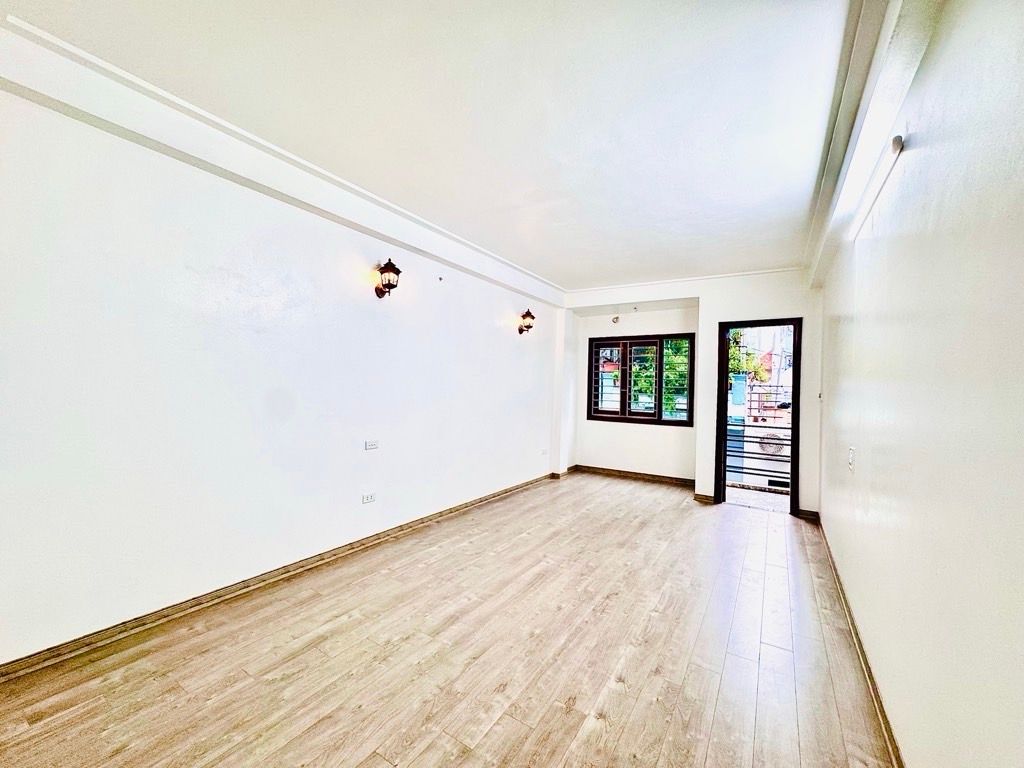 Bán nhà Thịnh Liệt - diện tích 39m2 5 tầng - ô tô đỗ cửa - giá 12,2 tỷ