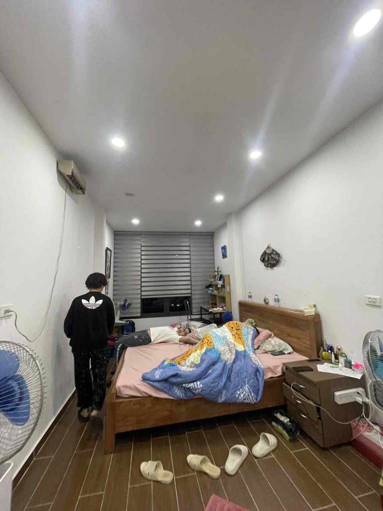 Bán nhà Hoàng Đạo Thành - diện tích 46m2 3 tầng - ô tô đỗ cửa - giá 8,0 tỷ