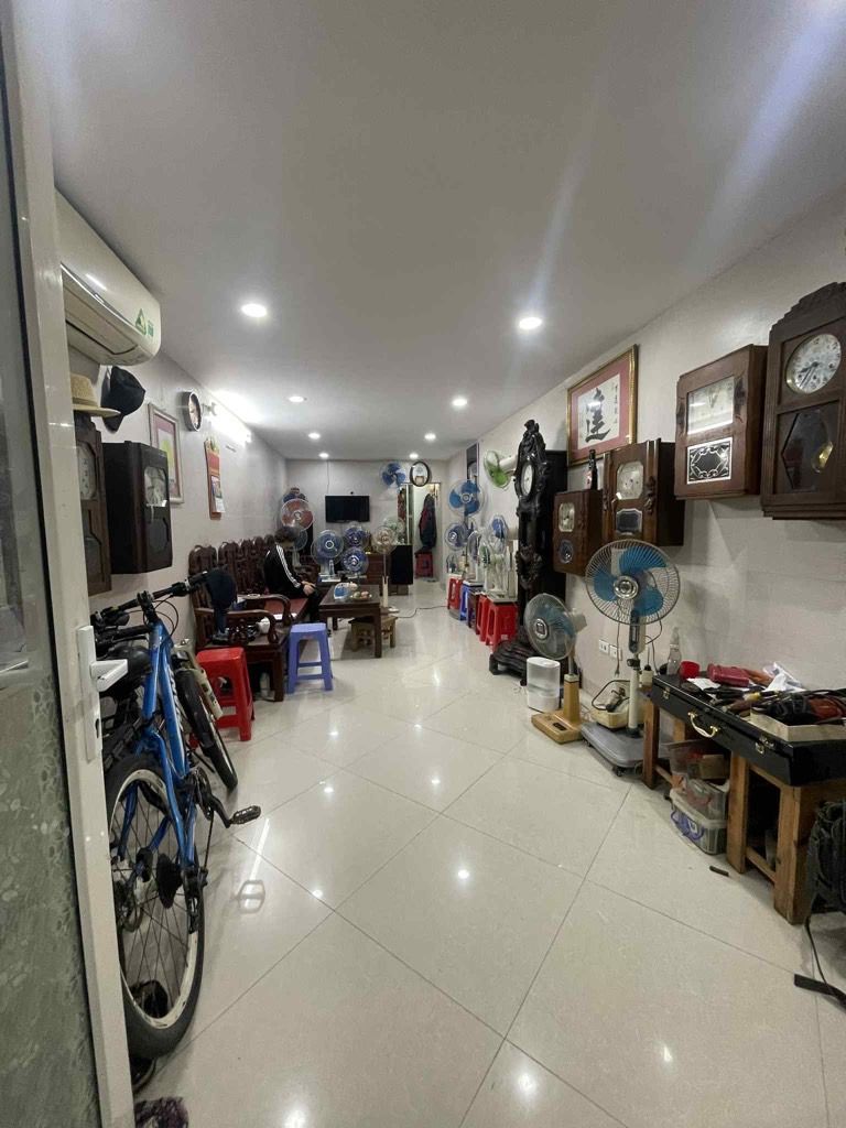 Bán nhà Hoàng Đạo Thành - diện tích 46m2 3 tầng - ô tô đỗ cửa - giá 8,0 tỷ