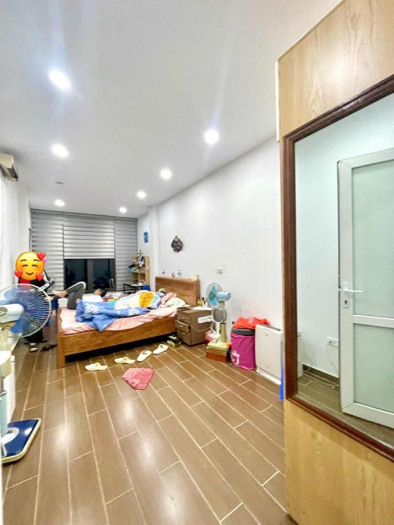 Bán nhà Hoàng Đạo Thành - diện tích 46m2 3 tầng - ô tô đỗ cửa - giá 8,0 tỷ