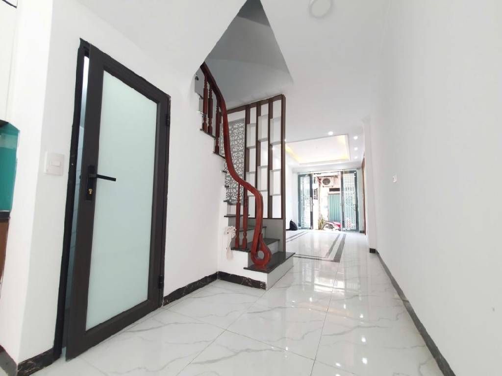 Bán nhà Hưng Phúc - diện tích 40.6m2 5 tầng - Nhà mới kính koong, ngõ nông rộng - giá 9,3 tỷ