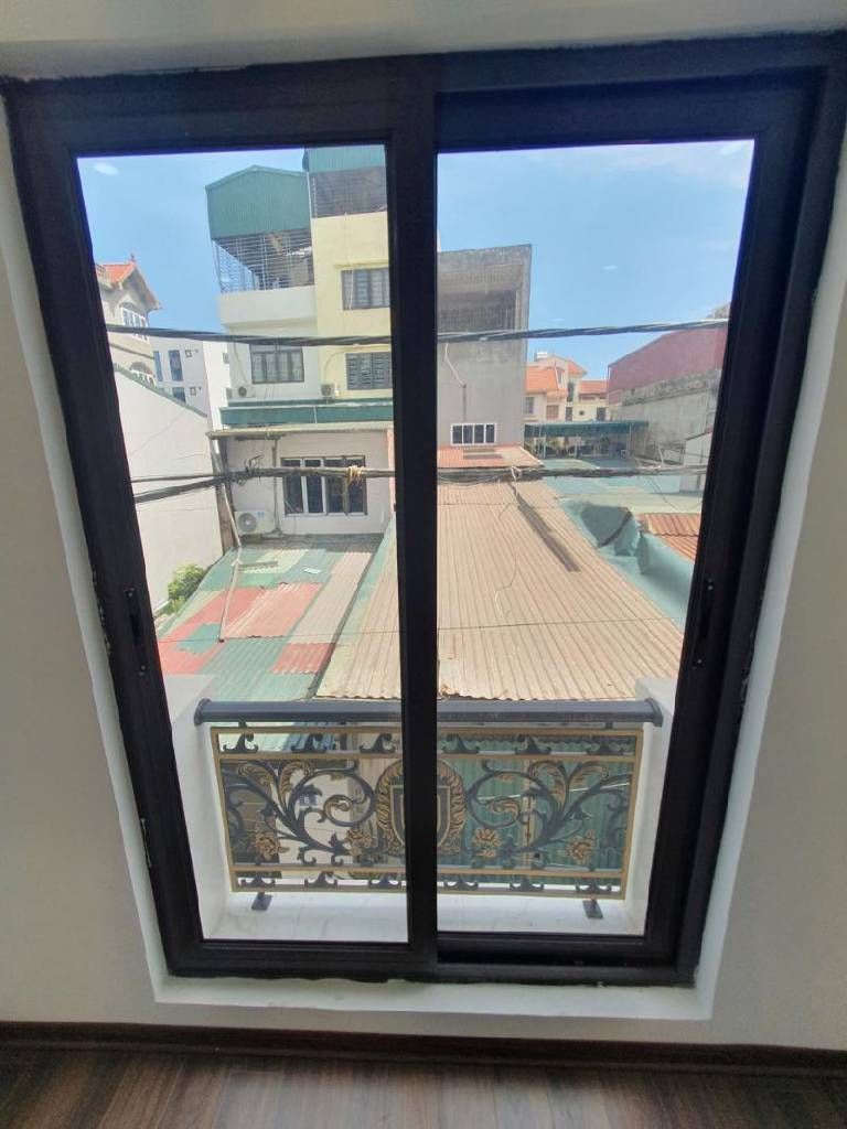 Bán nhà Hưng Phúc - diện tích 40.6m2 5 tầng - Nhà mới kính koong, ngõ nông rộng - giá 9,3 tỷ