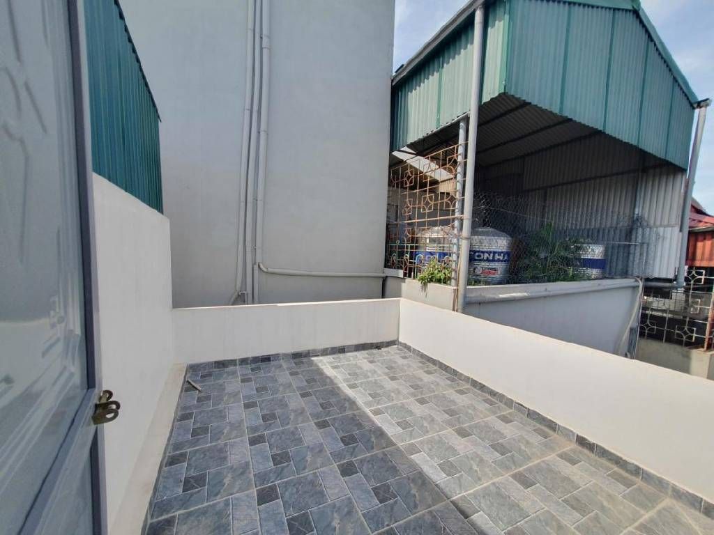 Bán nhà Hưng Phúc - diện tích 40.6m2 5 tầng - Nhà mới kính koong, ngõ nông rộng - giá 9,3 tỷ