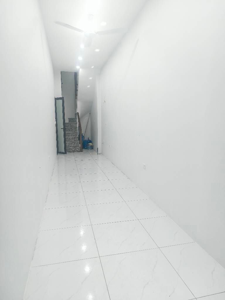 Bán nhà Văn Chương - diện tích 20m2 3 tầng - Ô TÔ TRÁNH ĐỖ TẬN CỬA - giá 3,95 tỷ
