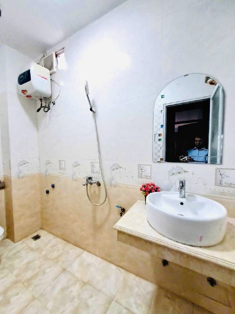 Bán nhà Vĩnh Hưng - diện tích 30m2 5 tầng - Nhà đẹp hiếm có - giá 6,9 tỷ