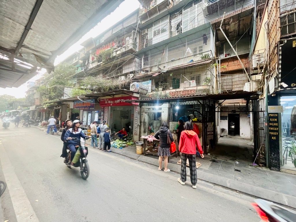 Bán nhà Khuất Duy Tiến - diện tích 35m2 1 tầng - ô tô vù vù - giá 1,7 tỷ