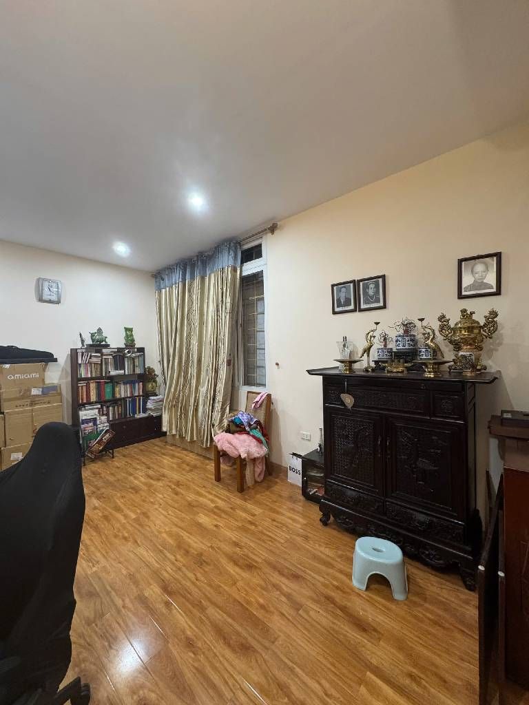 Bán nhà Phạm Ngọc Thạch - diện tích 72,7m2 3 tầng - Biệt thự cổ trong lòng Hà Nội - giá 19,2 tỷ