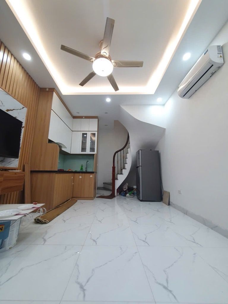 Bán nhà Chợ Khâm Thiên - diện tích 19.1m2 5 tầng - Nhà đẹp hiếm có - giá 5,75 tỷ