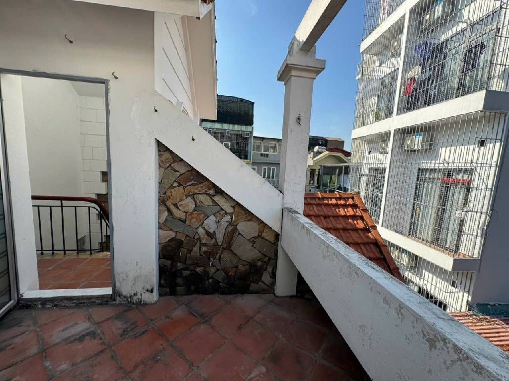 Bán nhà Bùi Xương Trạch - diện tích 54m2 5 tầng - Lô góc 2 thoáng - giá 12,5 tỷ